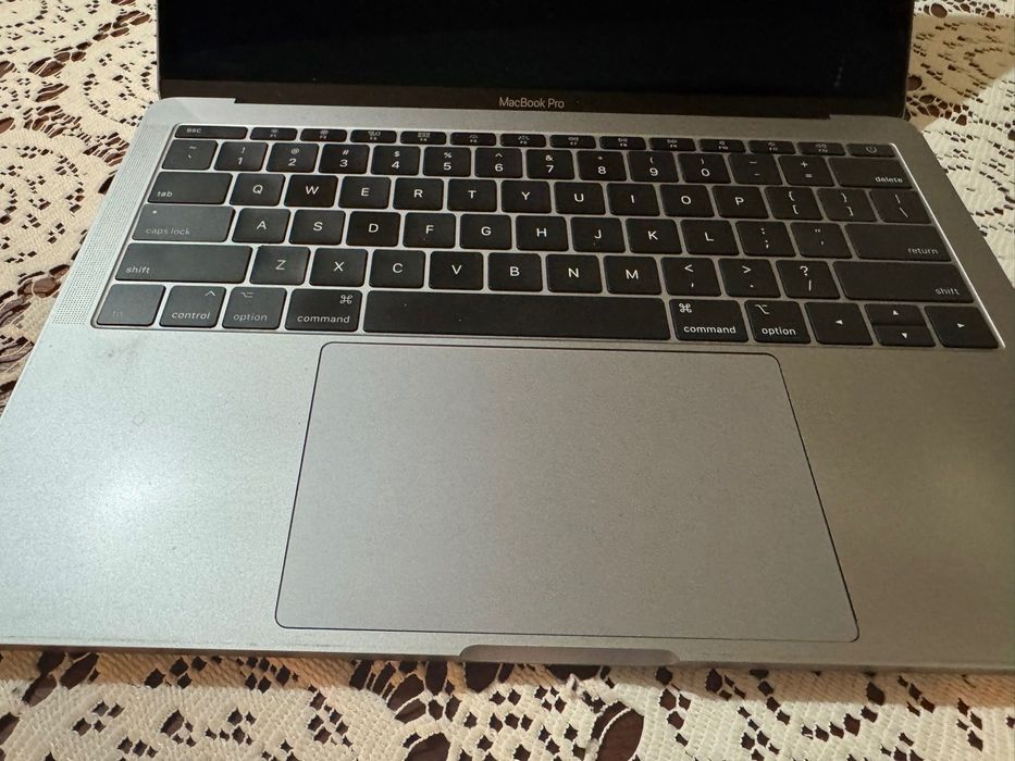 Macbook Pro a1708 2017 i5 256 GB