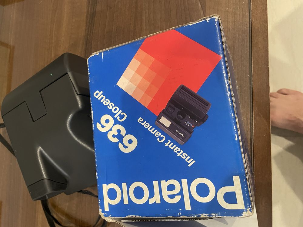 Aparat foto instant vintage Polaroid 636 Closeup