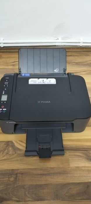 Vând imprimanta Canon Pixma