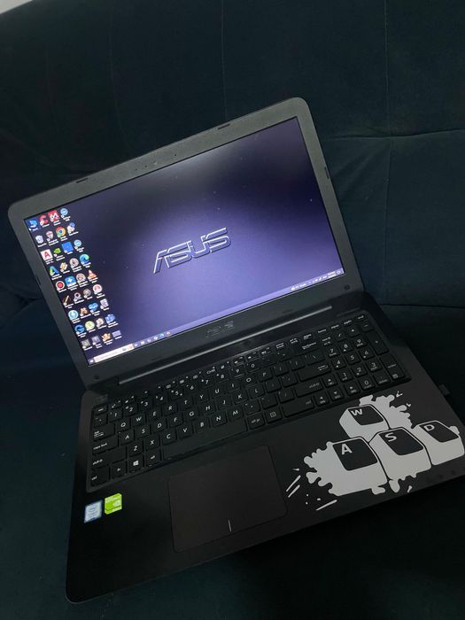 Vand Laptop ASUS