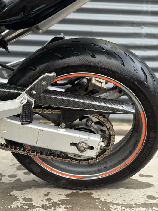 Vând honda hornet limitat a2