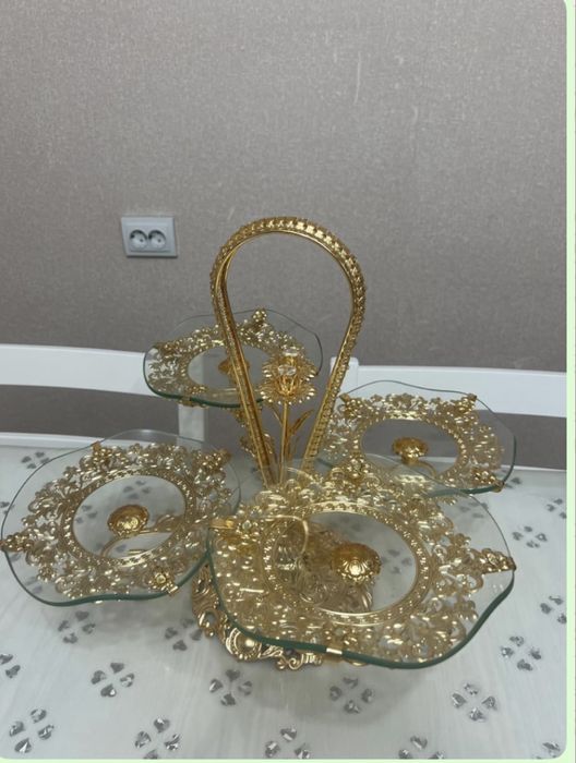 Продам конфетницу этажерку