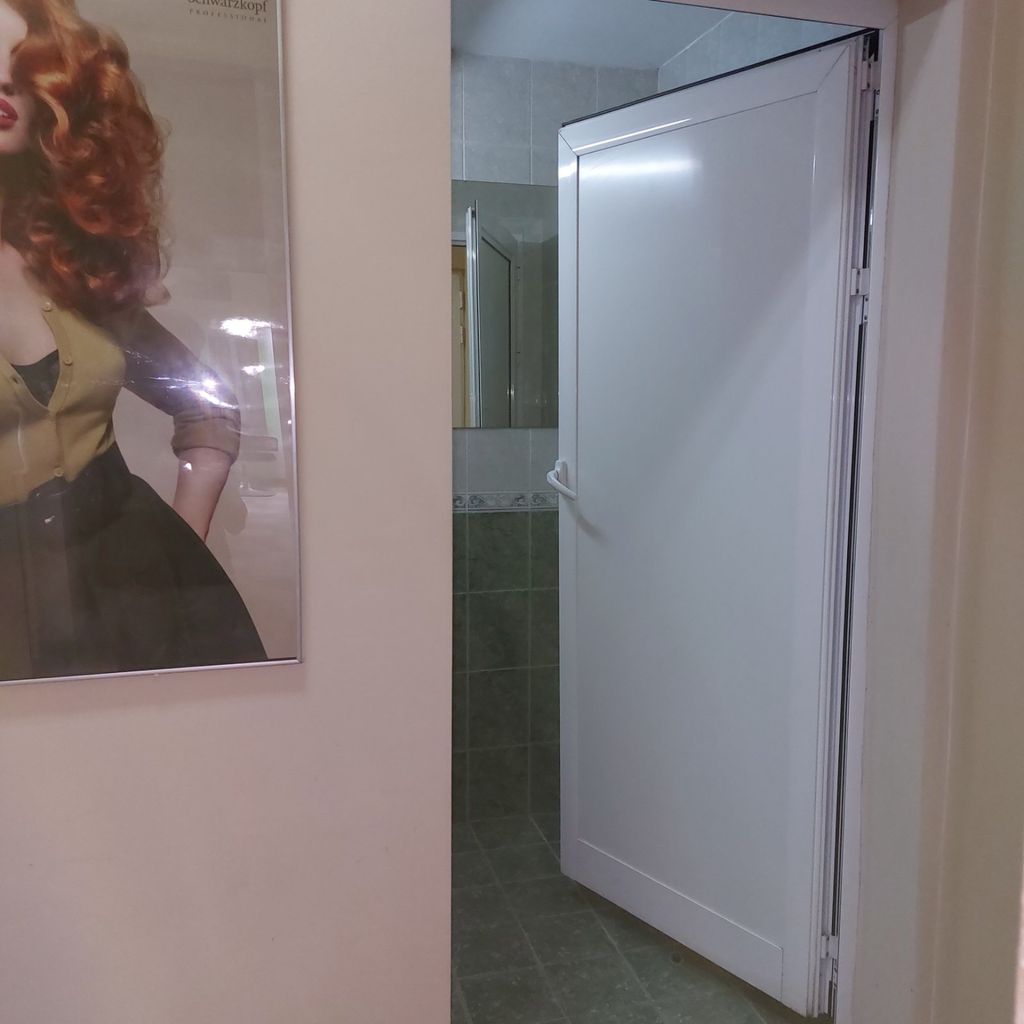 Продава се Магазин в Димитровград - 68 кв.м за 956 €/кв.м - Снимка #5