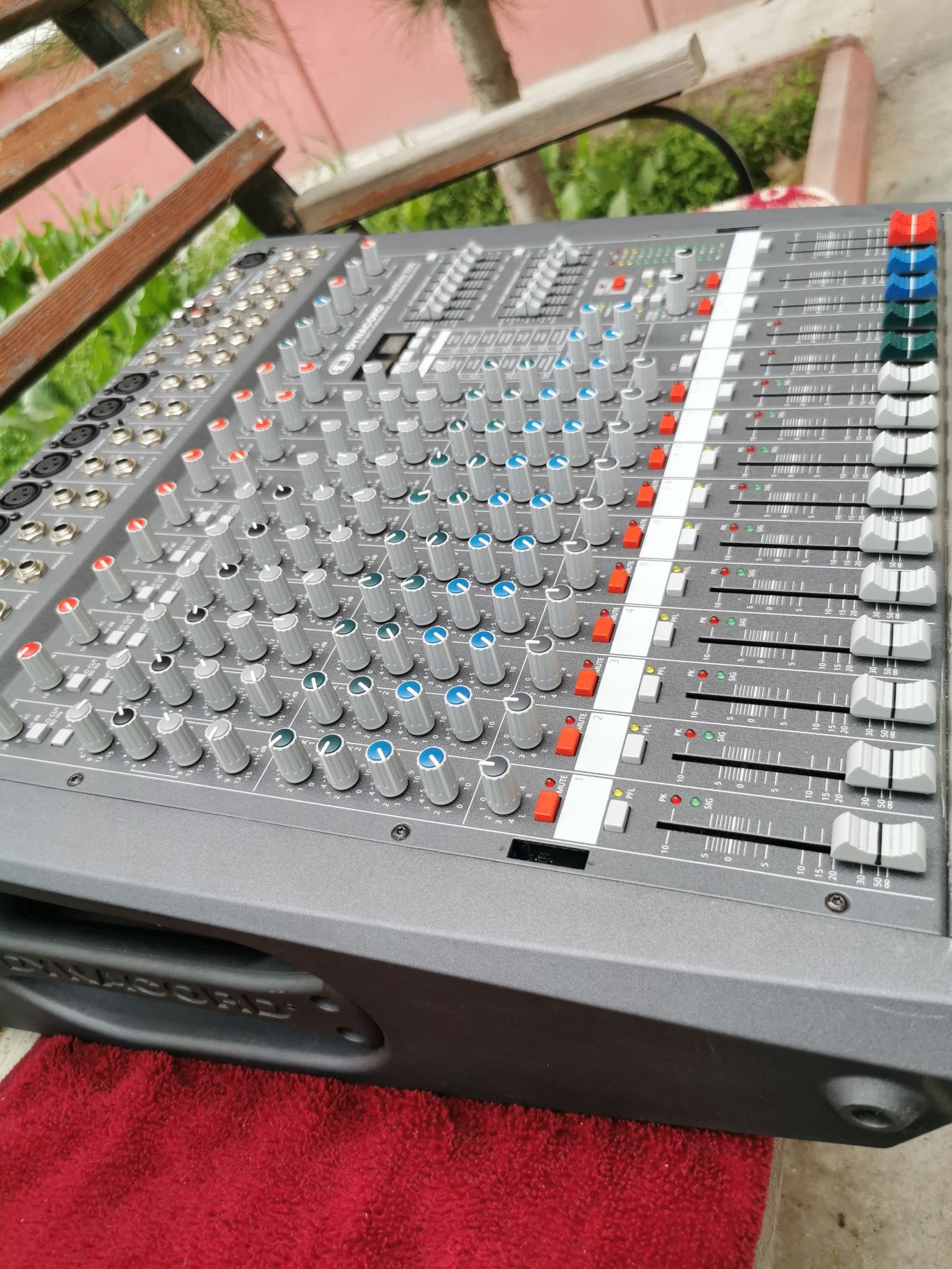 Dynacord powermate 1000 orginali sotiladi