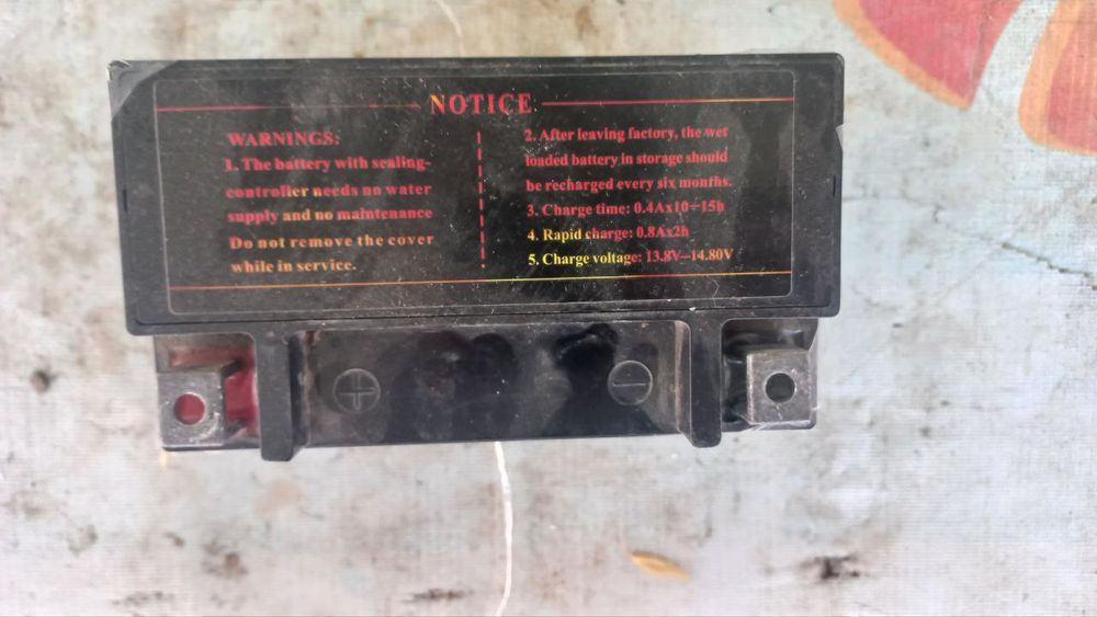 Akumlyator binzinlik  skuterga