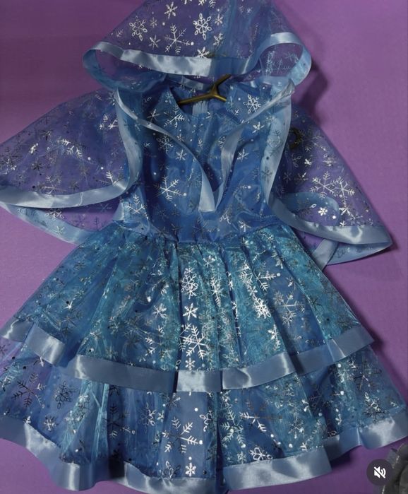 Сдам на прокат платье снежинка