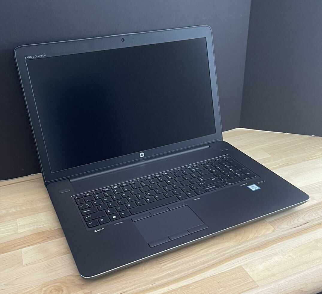 Лаптоп HP ZBOOK 17 G3 I7-6820HQ 16GB 512GB SSD M2000M WINDOWS 10 / 11