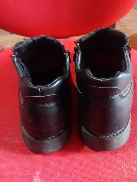 Зимняя обувь мужская раз 42.новай.утеплённый внутри мех искусственный.