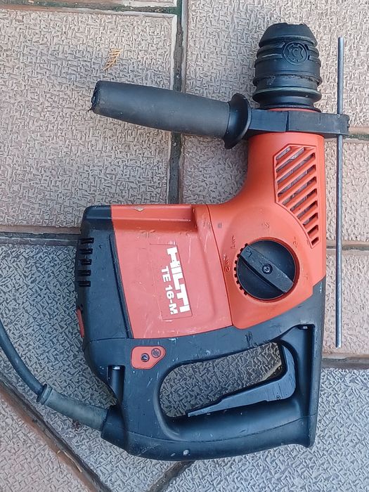 Rotopercutor HILTI TE 16 M , ca și noua cu toate funcțiile  pe ea
