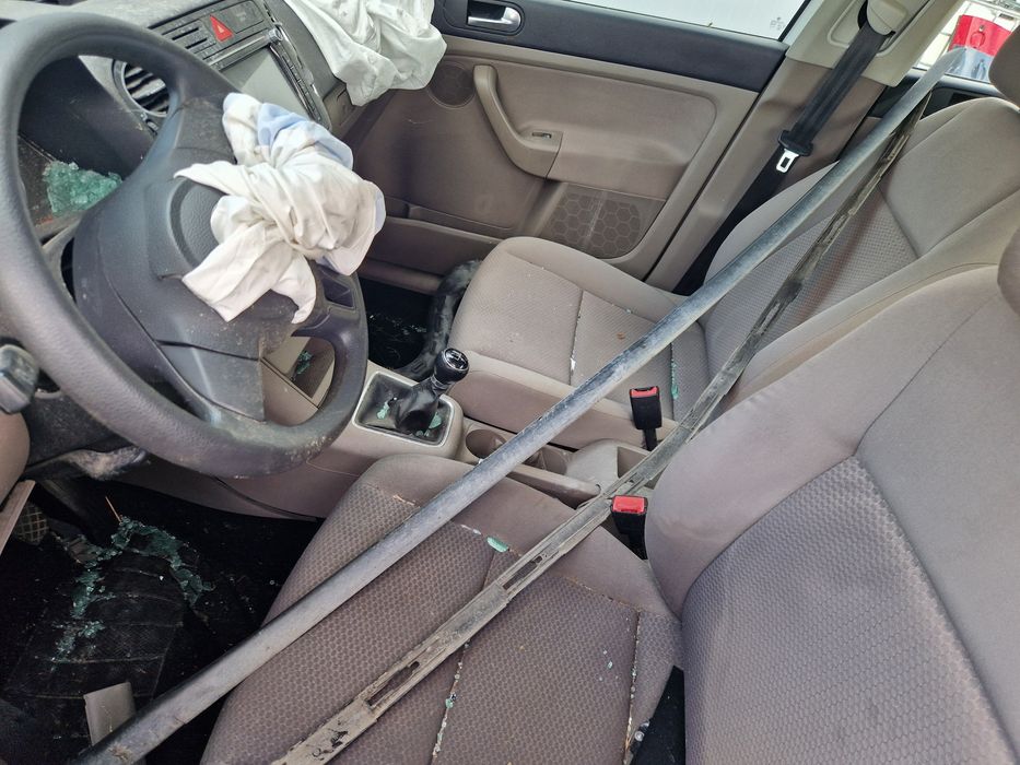 Volkwagen Golf plus 1.6 бензин (НА ЧАСТИ)