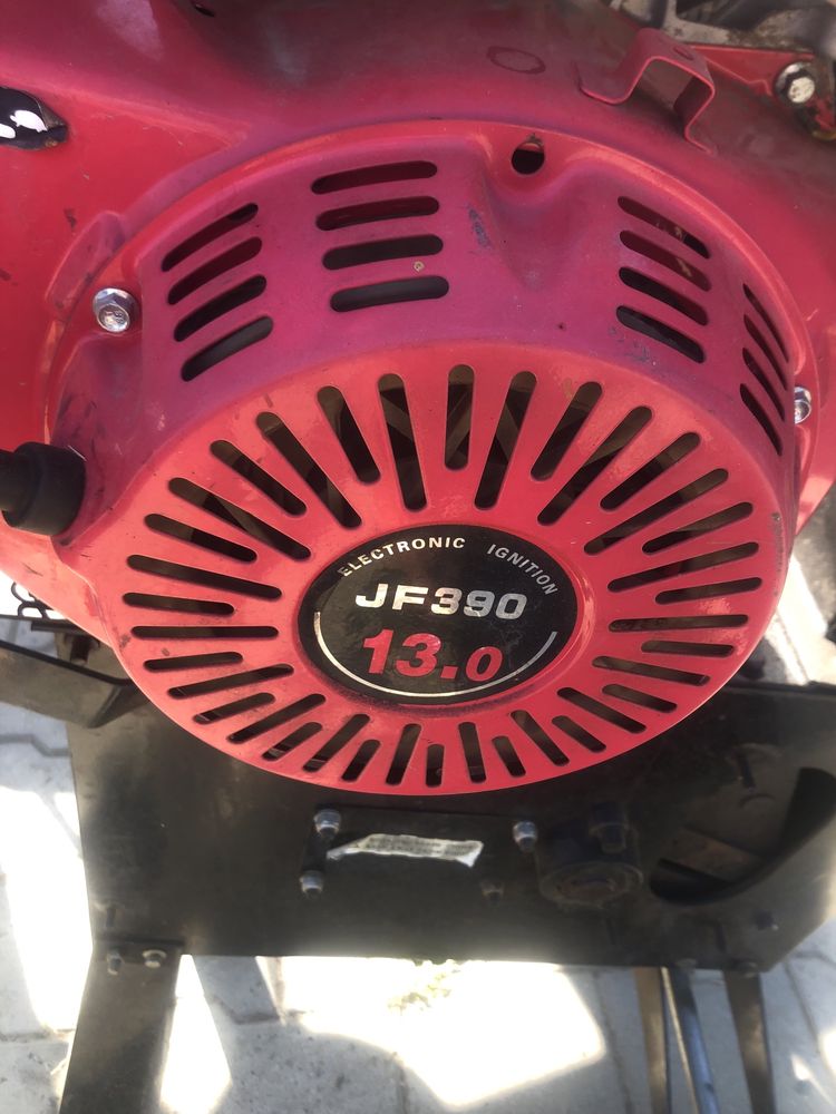 Tocator Crengi cu motor 13 cp si  tocator electric