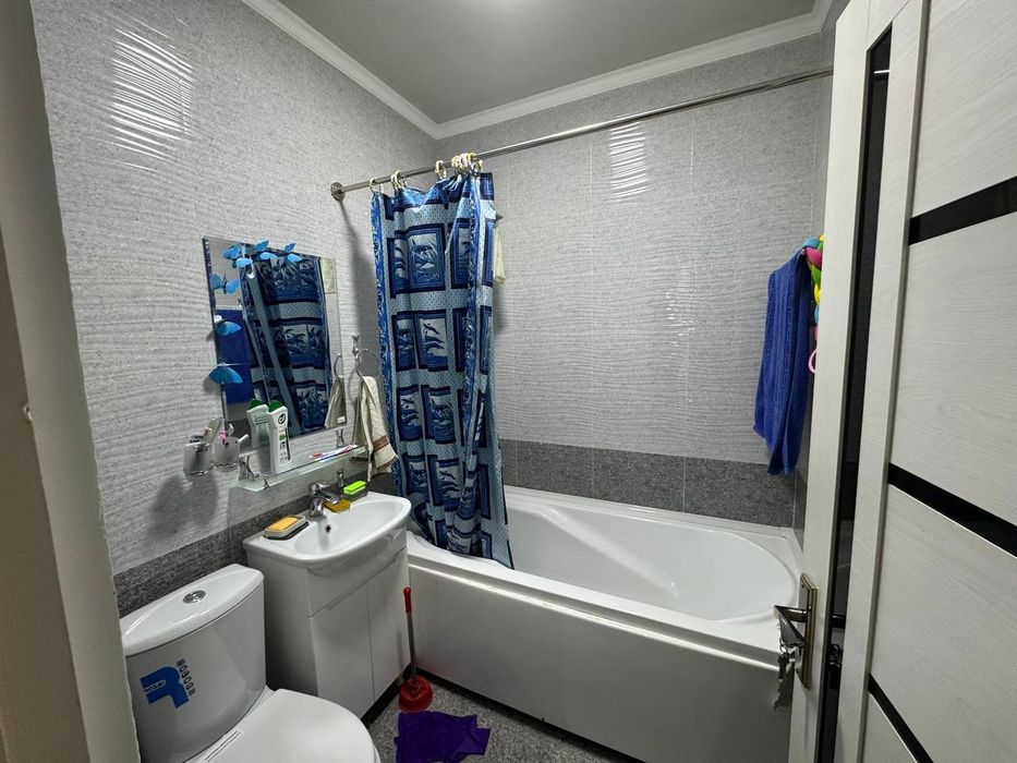 Продаётся 2х этажный дом. Янгиабад. Дом 3 года назад строили. 2 сотки