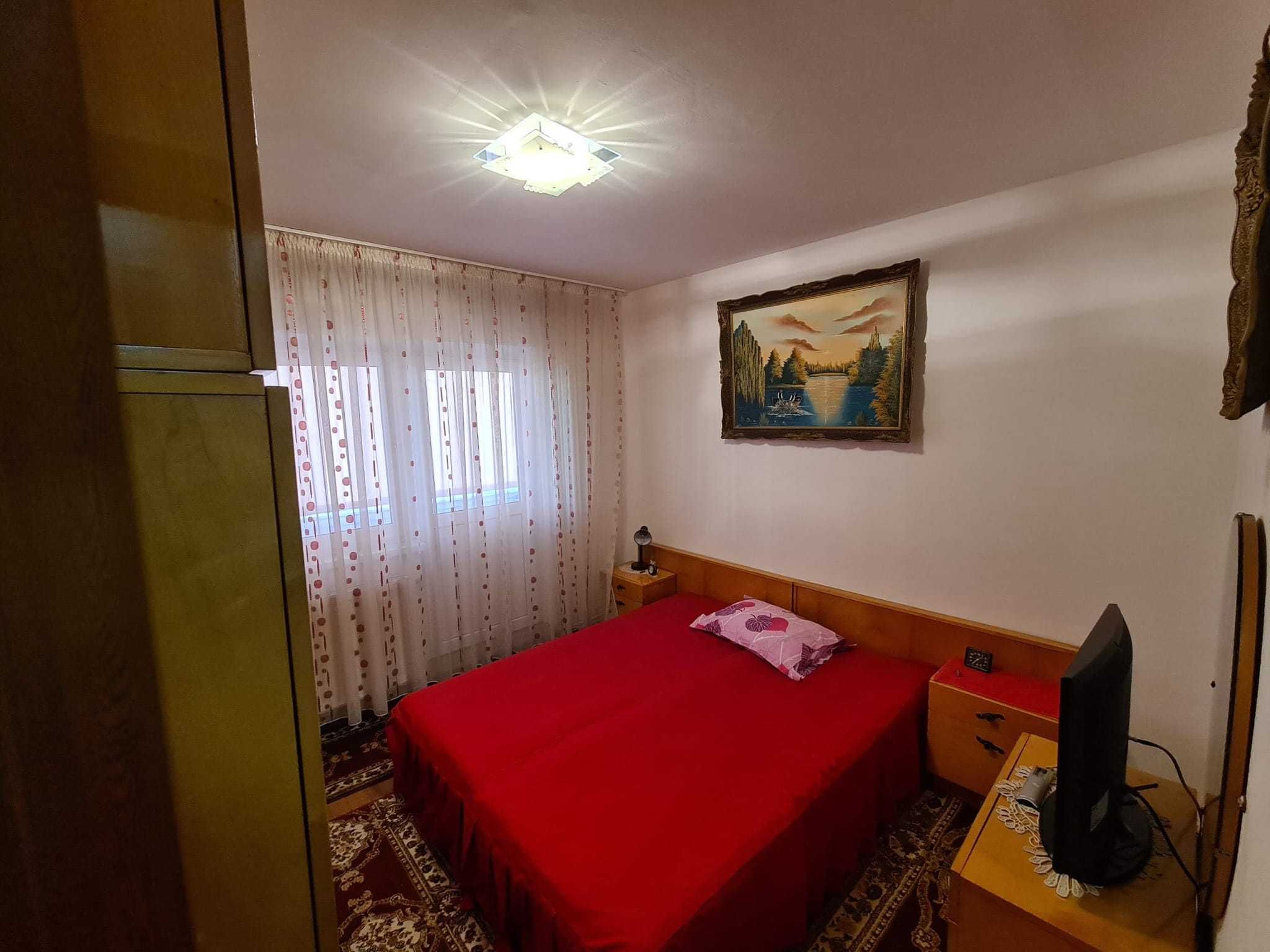 Vand apartament 3 camere in Codlea