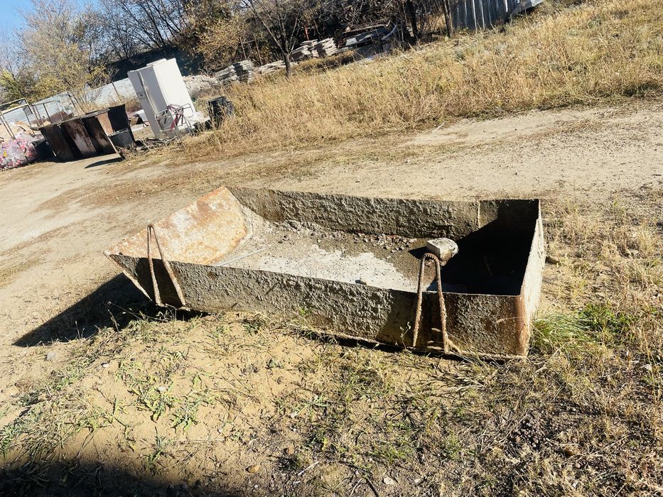 Продам бадью большую и маленькую, емкость для воды 1 м3.