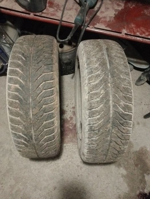 Продам 2 шины зимние липучки
