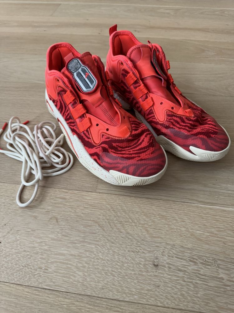 Мъжки маратонки за баскетбол Adidas BYW Select