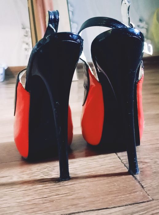 Кому туфли за 2500?