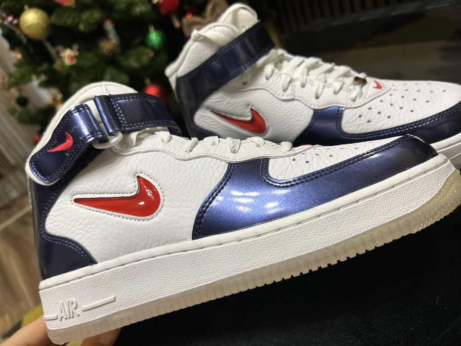 Air Force 1 Mid Qs