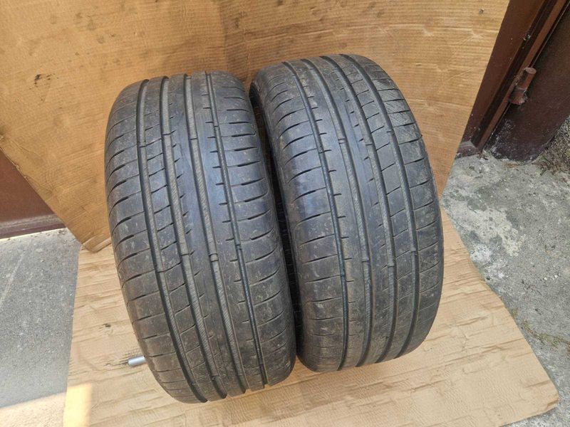 2 Goodyear R18 245/45
летни гуми 
DOT4423