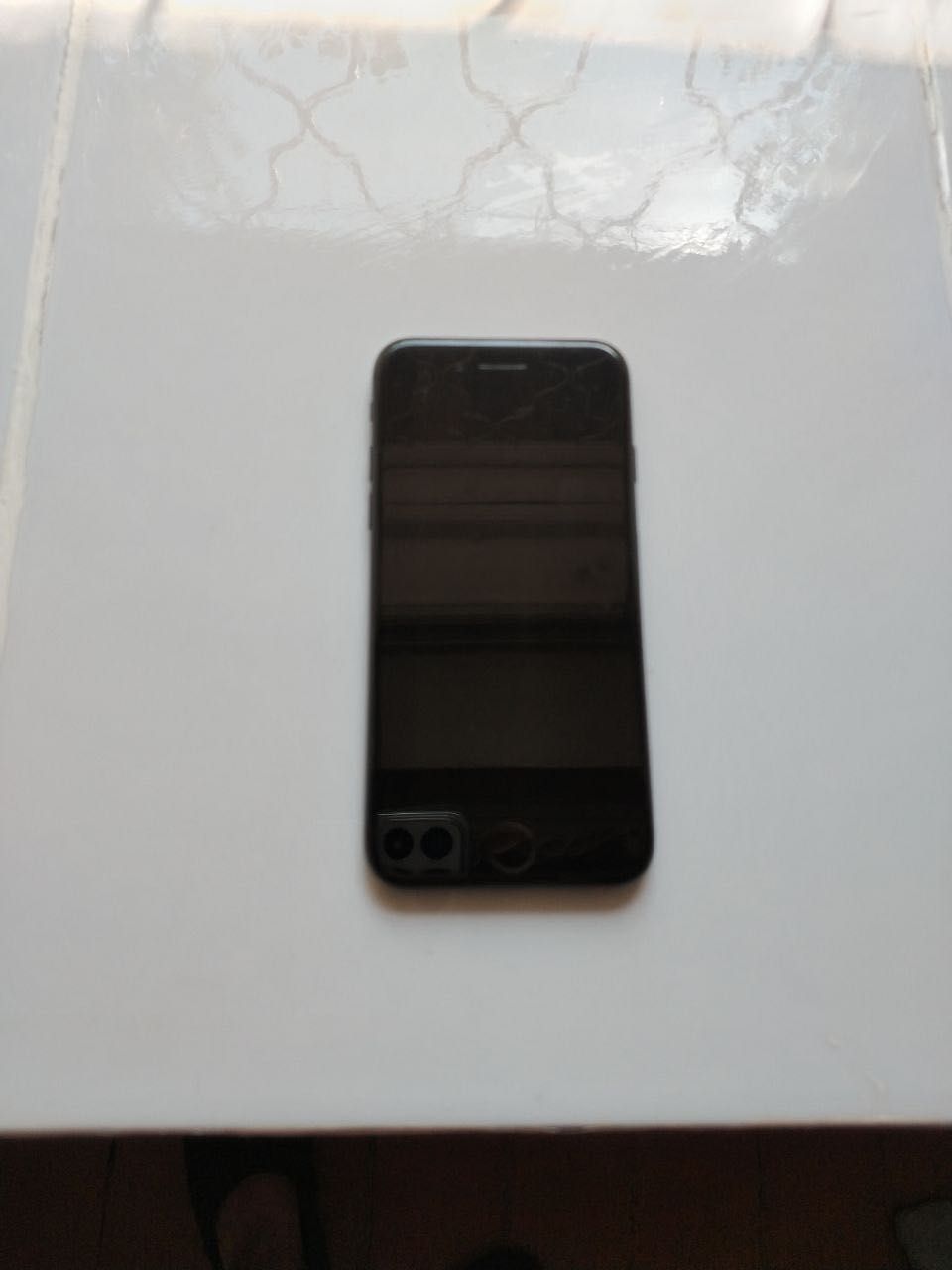 Продам iPhone 7,