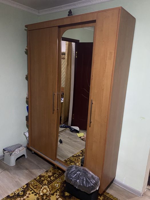 Шифоньер в прихожую