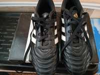 Футболни обувки Adidas adiQuestra