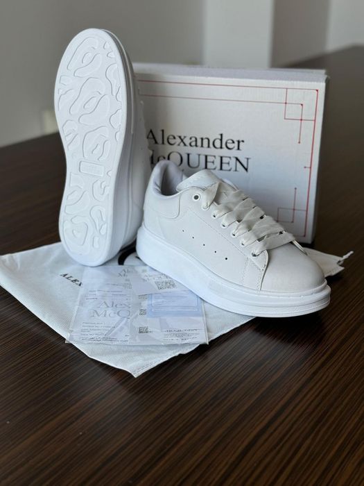 Alexander M c Q u e e n Full White Box