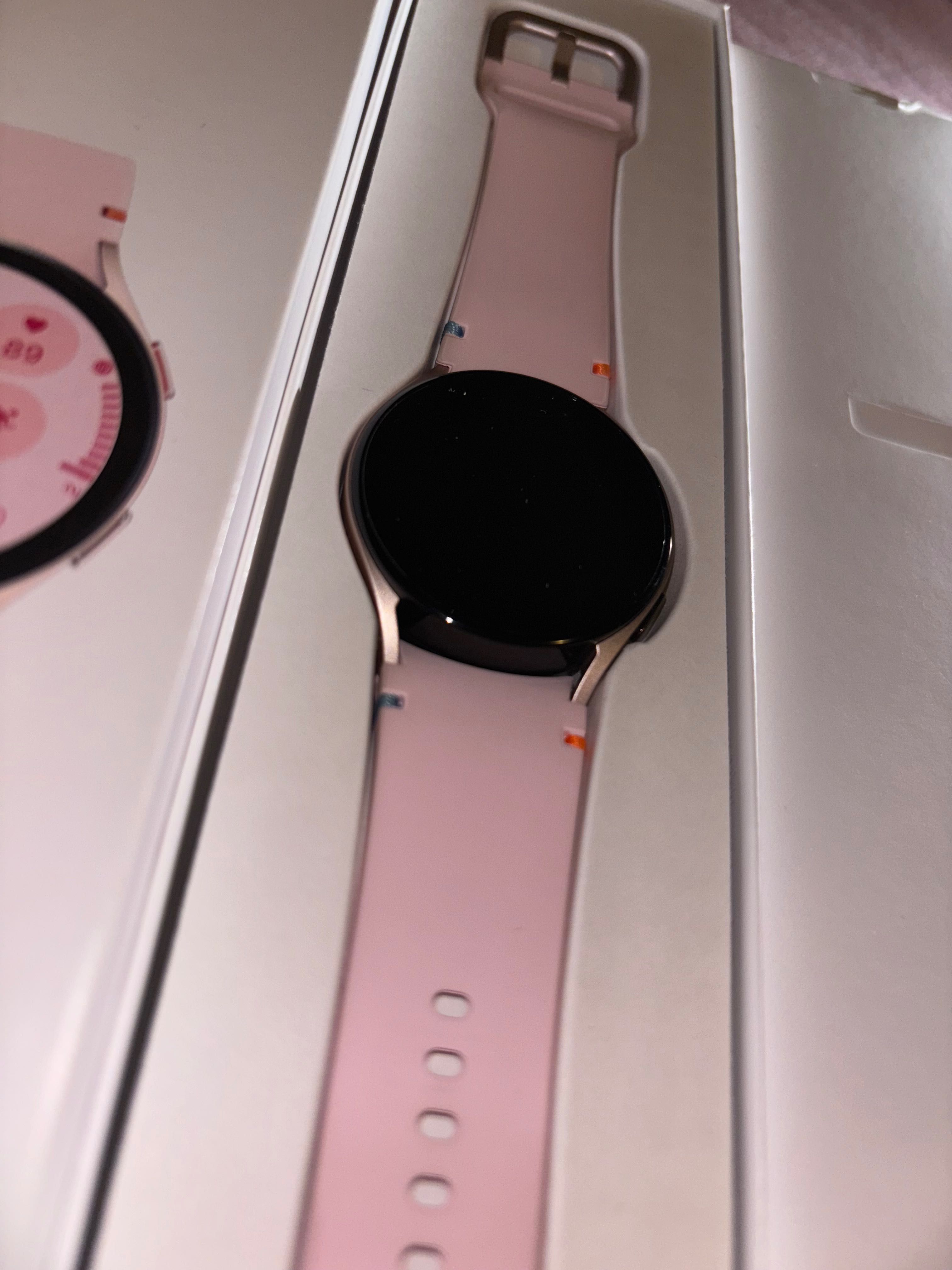 Samsung Galaxy S24 128GB и Samsung Watch FE