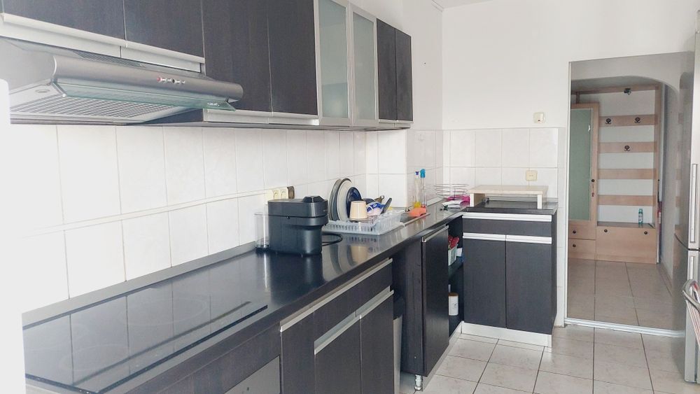 Închiriez apartament 3 camere