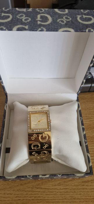 Ceas auriu GUESS