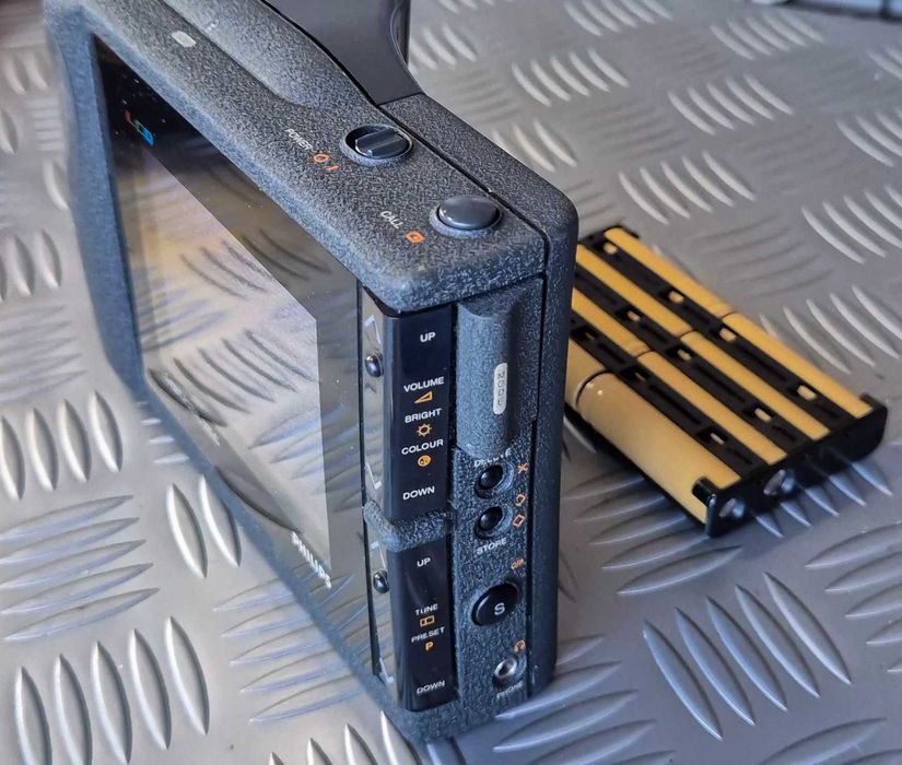 Philips 4LC1000 мини винтидж телевизор