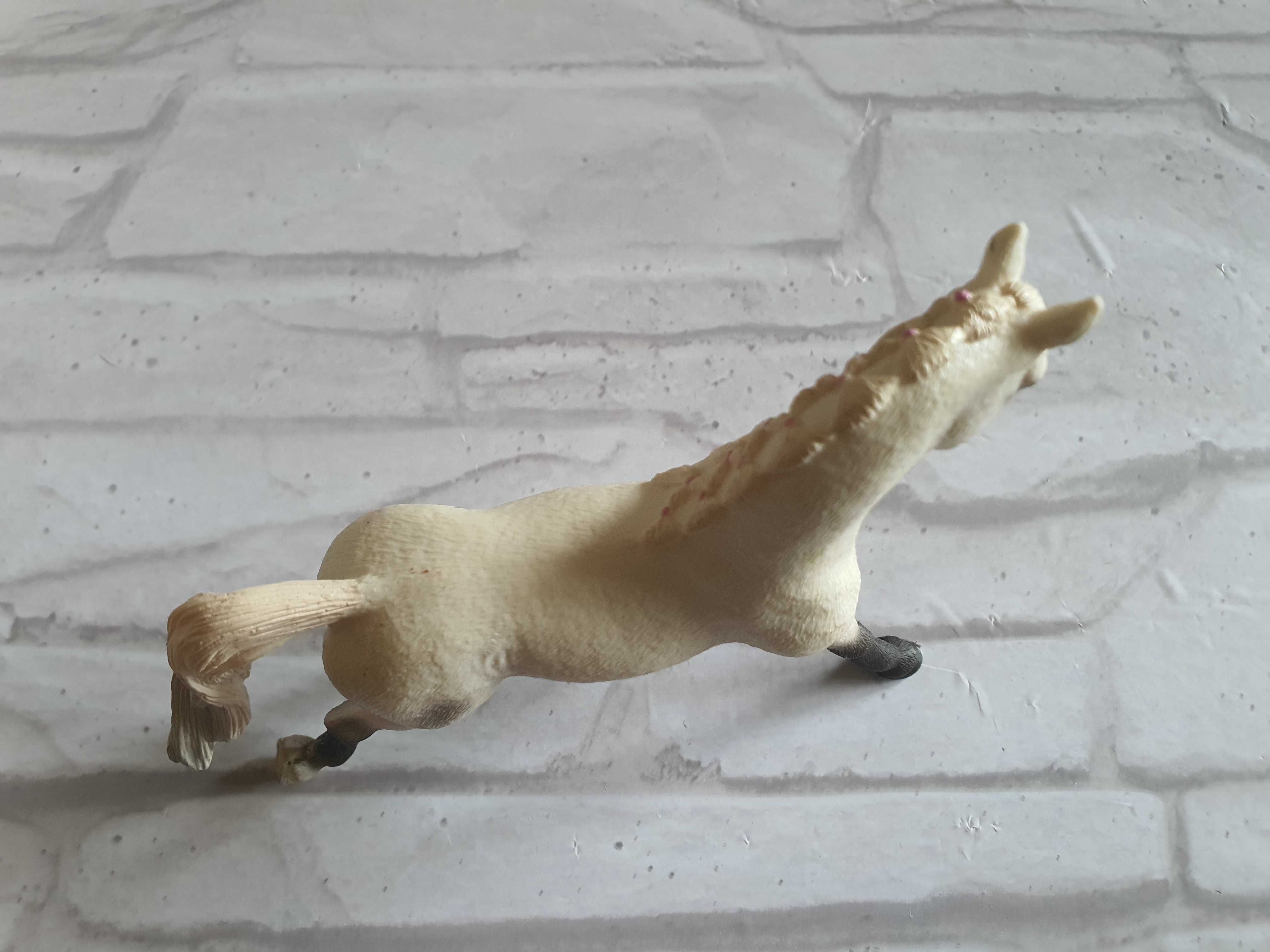 Figurina Iapa alba Araba Schleich 13761