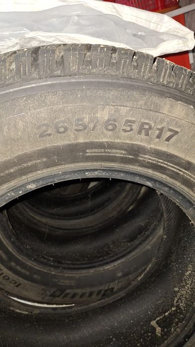 Зимняя шипованная резина 265/65/17