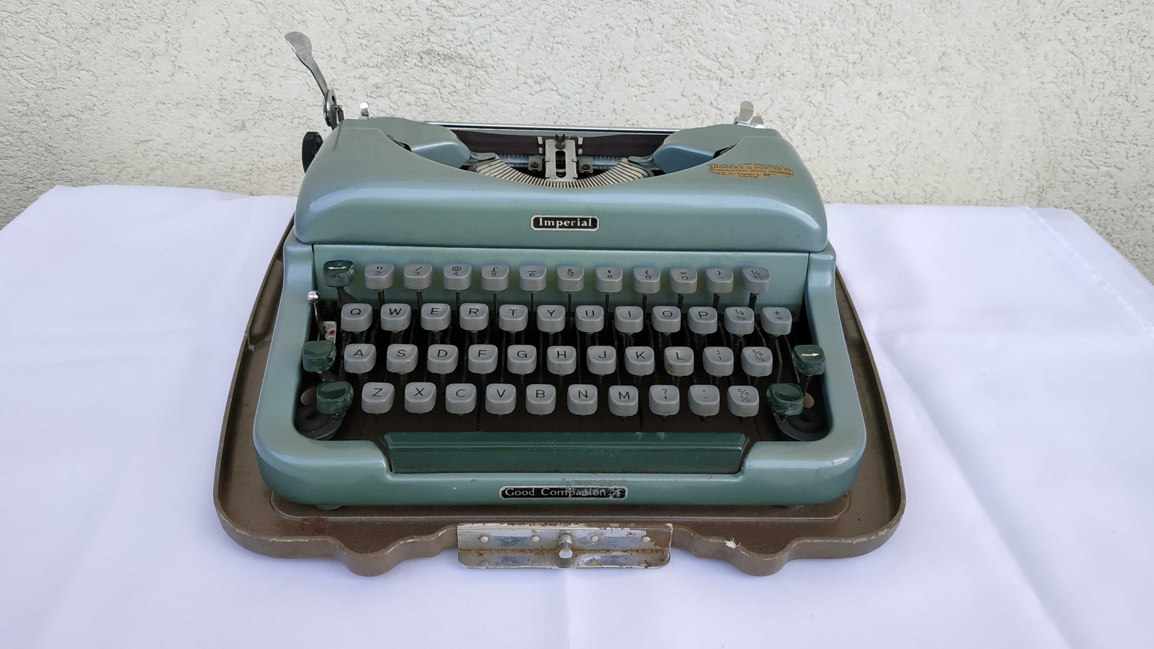 Стара пишеща машина Imperial Good Companion 4 - Made in England - 1957