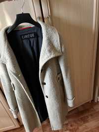 Продам пальто итальянского бренда Cingue,