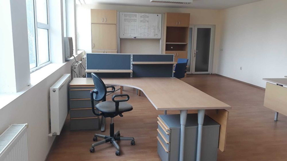 Inchirere cladire 178m2, P+E, 8 locuri parcare