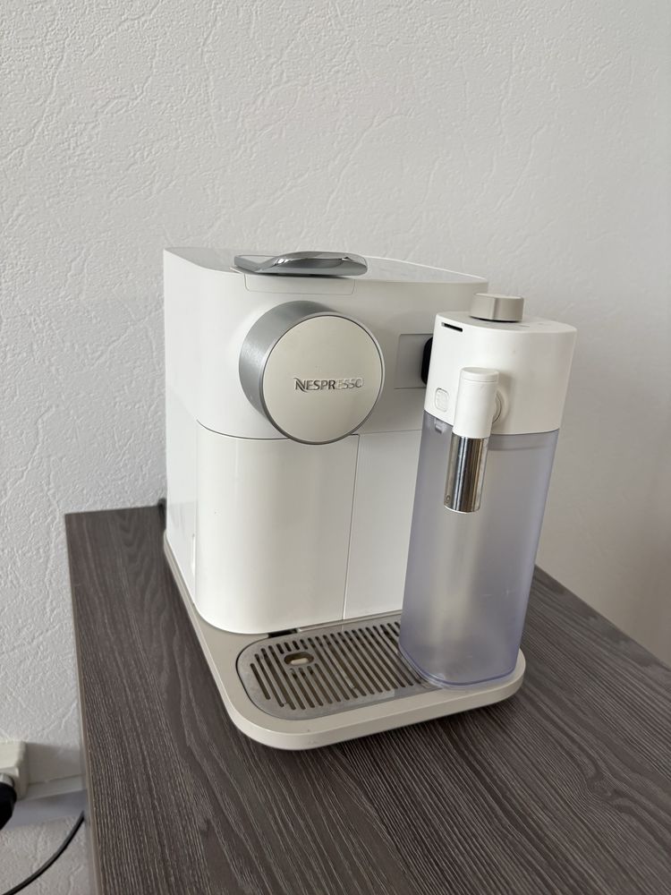Кофемашина Nespresso Gran Latissima