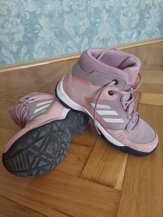 Vand ghete fetite Adidas Traxion nr.32
