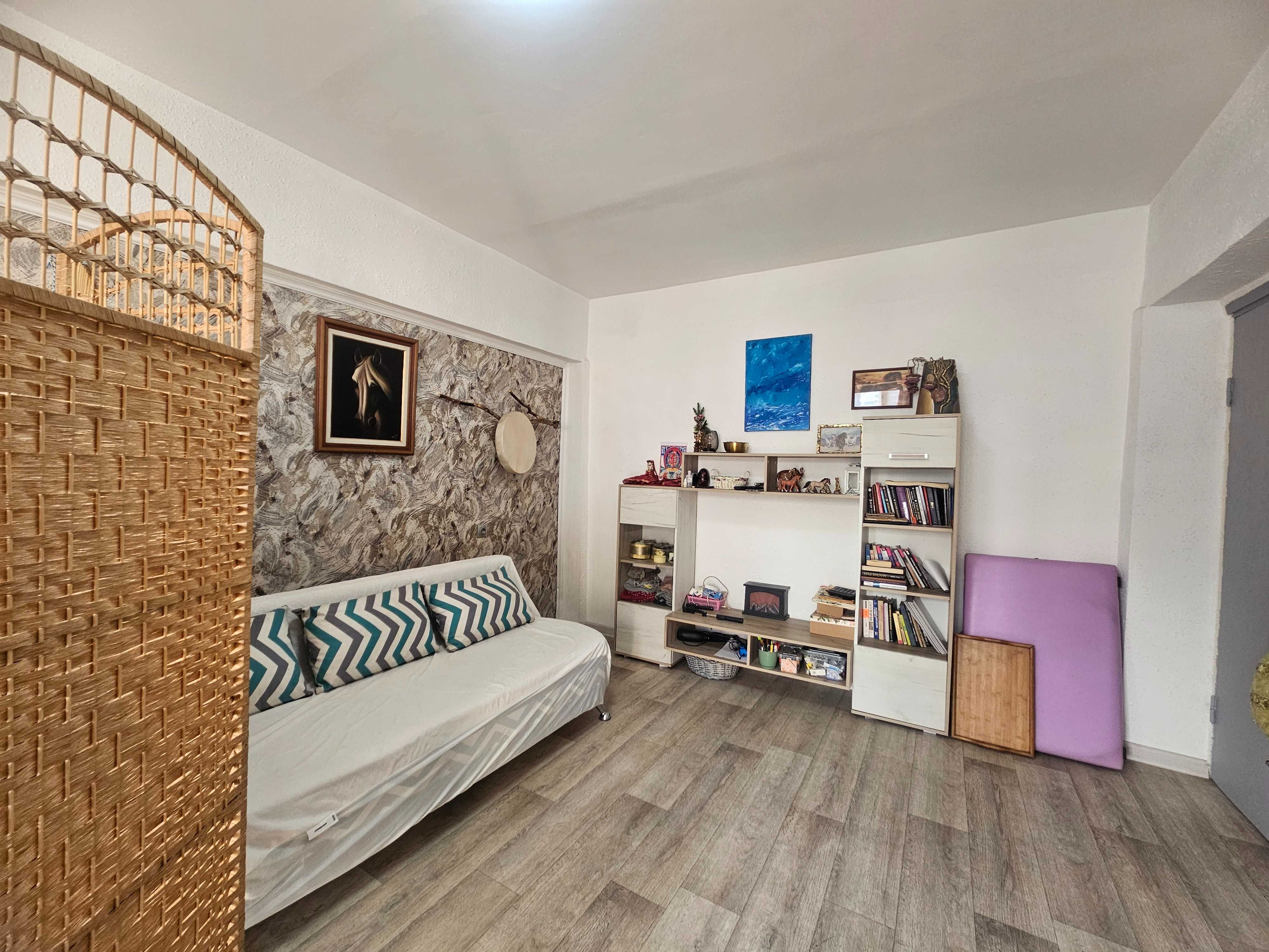 Продам квартиру в микр Тастак 2