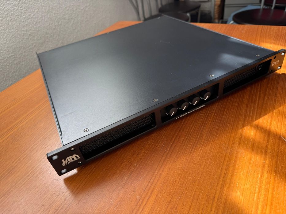 Vând amplificator Poweraudio q10