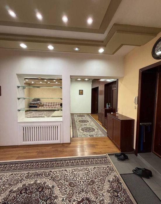 Квартира на Дружба Народов 3/5/5 общ пл 105м Спец план ,Дом с лифтом