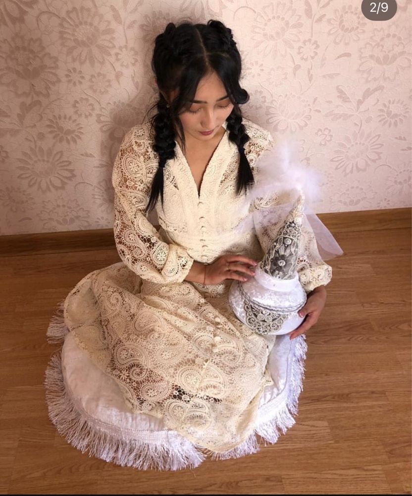Платьее вечерный
