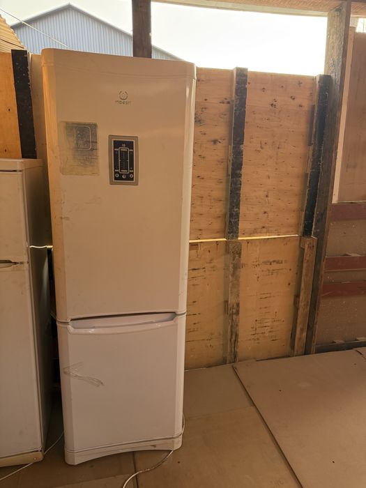 Продам холодильник Индезит