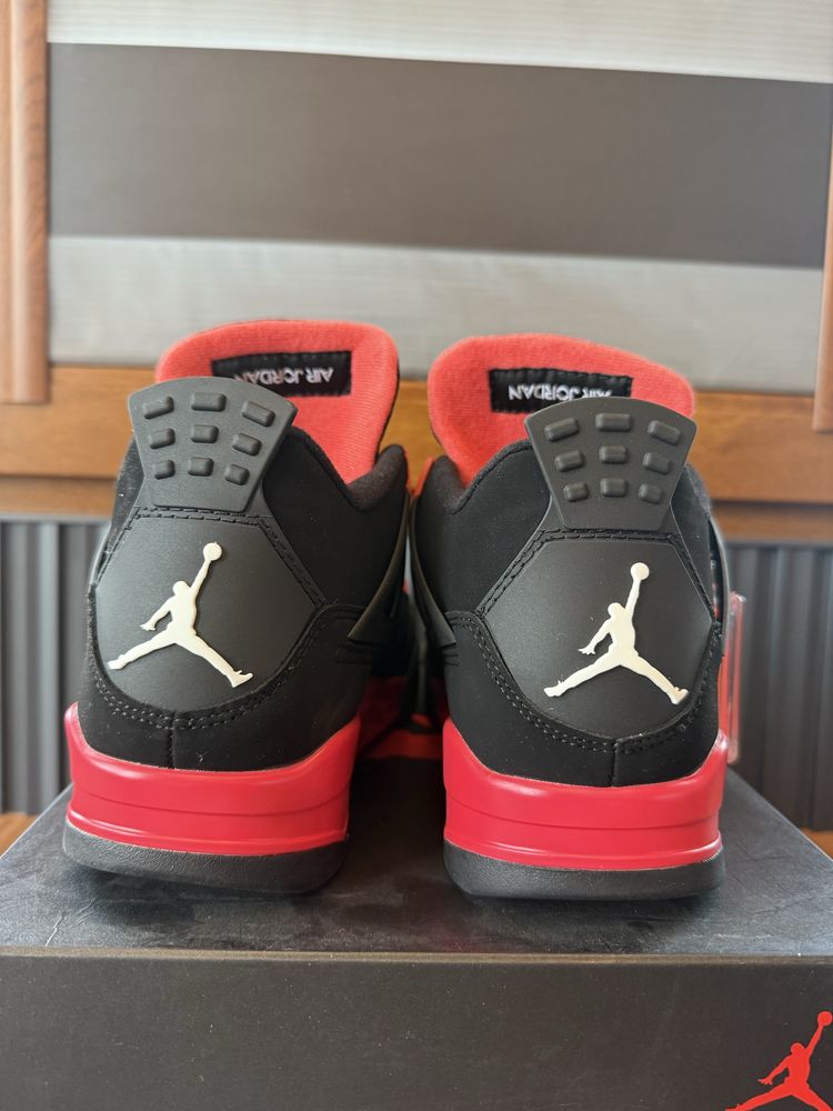 Jordan 4 Retro "Red Thunder" 42,43