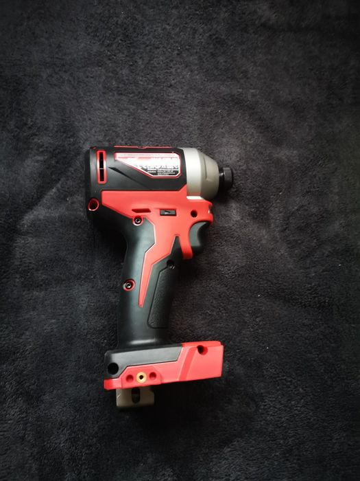 Bormașină impact milwaukee Brushless nou