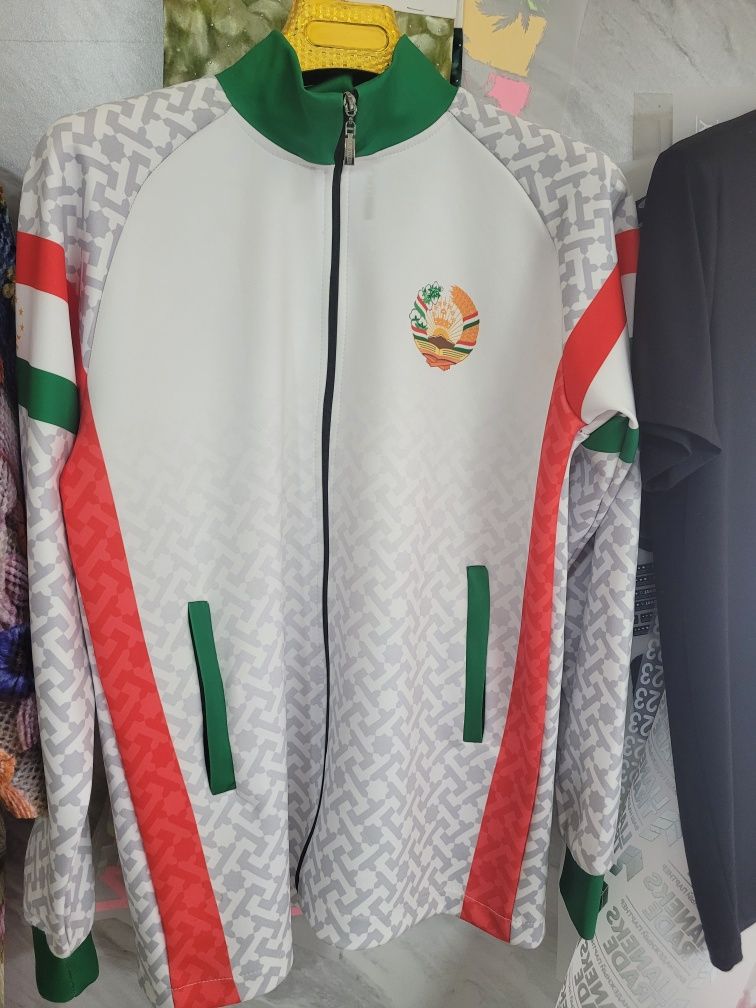 Futbolka futbolni formaga isim nomer sizning brendingizga logotiplar