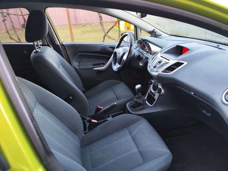Ford fiesta 1.6Tdci, din 2010 de vânzare