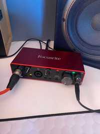 Kit Interfata audio Focusrite Scarlett 2i2 3rd Gen plus microfon