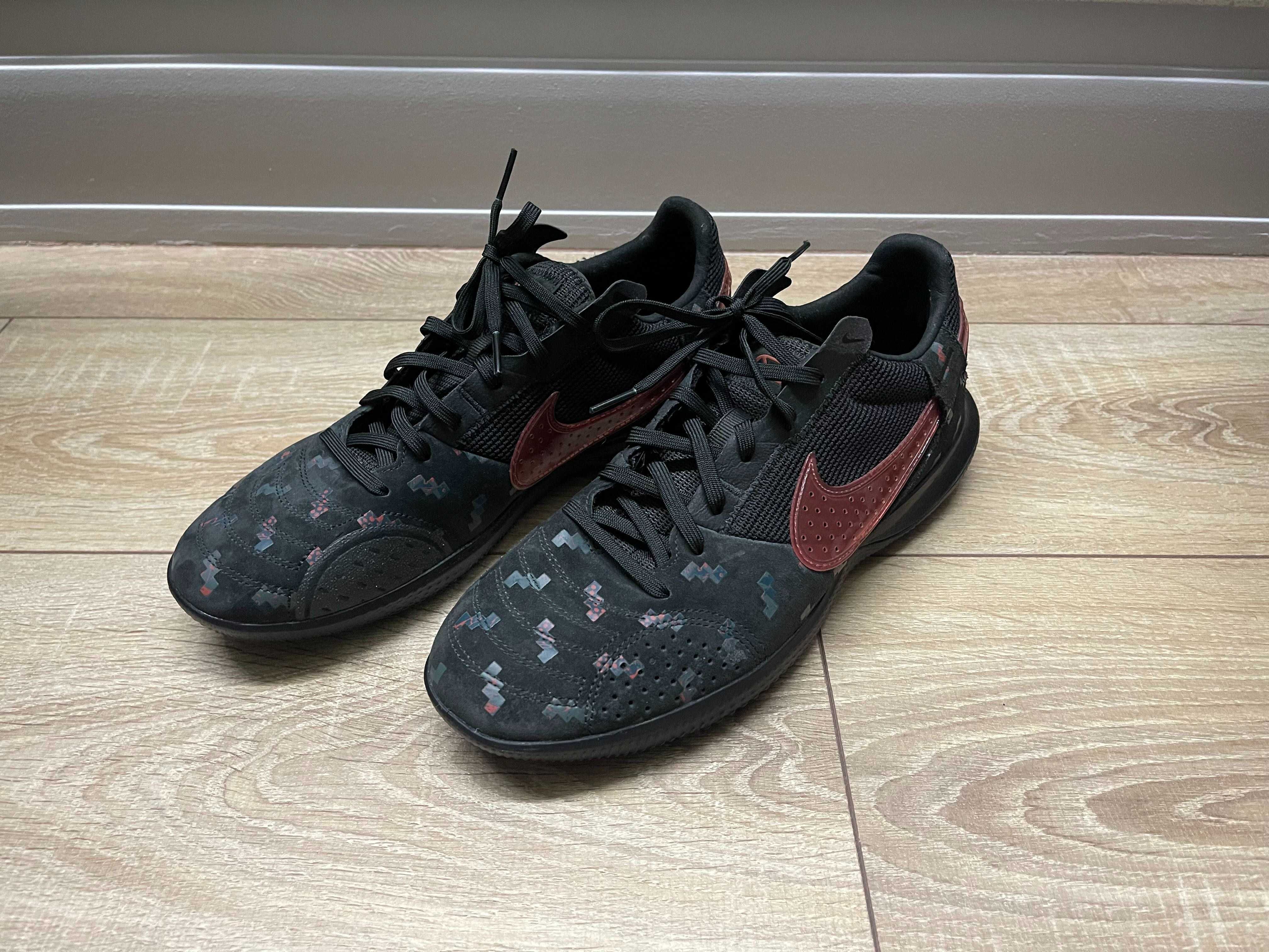 Новые футбольные бутсы Nike Street Gato IC - футзал