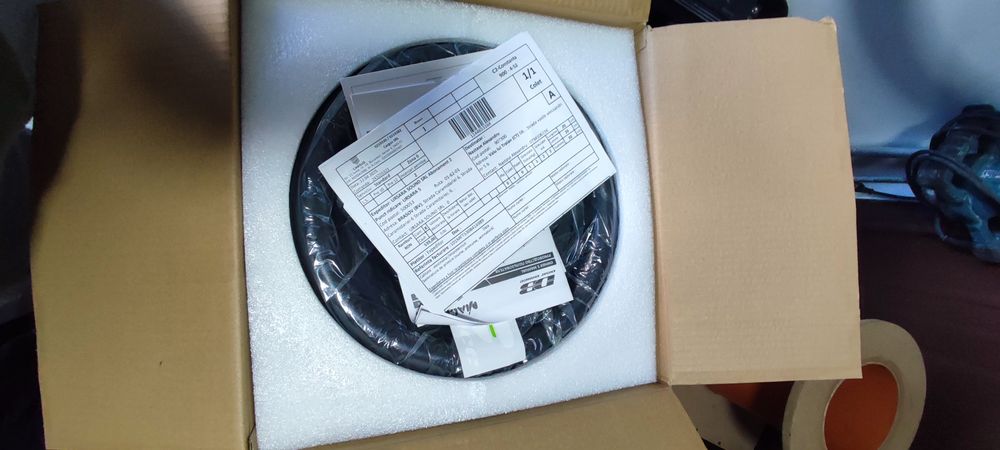 Vand subwoofer auto 12 inch helix si db distribuitor cabluri